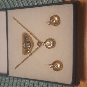 Vintage 18ktgp Boxed Necklace And Earring Set.